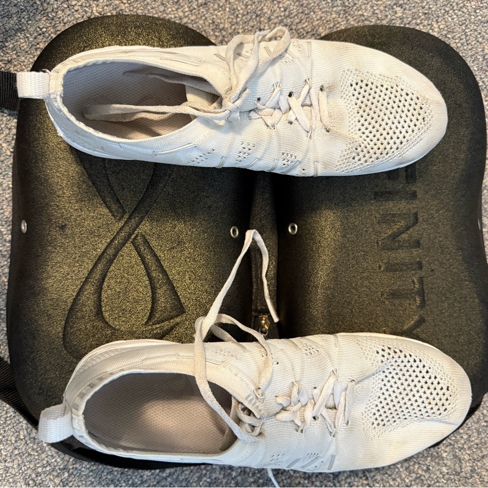 NFINITY flyte White women’s cheer Shoes